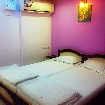 Hotel Mega Palace Patna (Bihar) Bagian luar foto