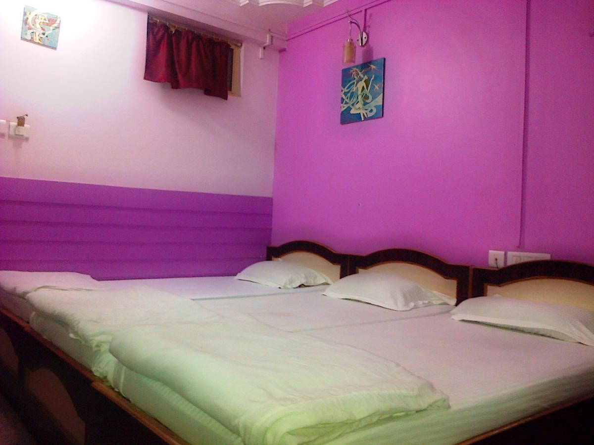 Hotel Mega Palace Patna (Bihar) Bagian luar foto