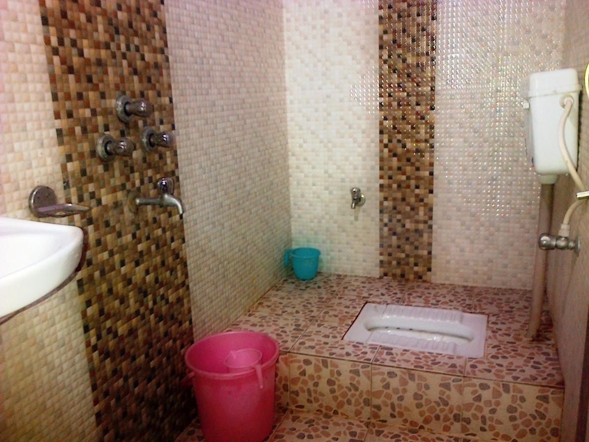 Hotel Mega Palace Patna (Bihar) Bagian luar foto