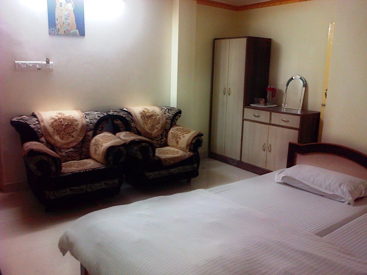Hotel Mega Palace Patna (Bihar) Bagian luar foto