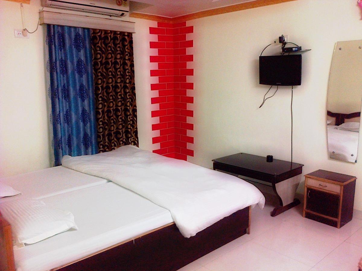 Hotel Mega Palace Patna (Bihar) Bagian luar foto